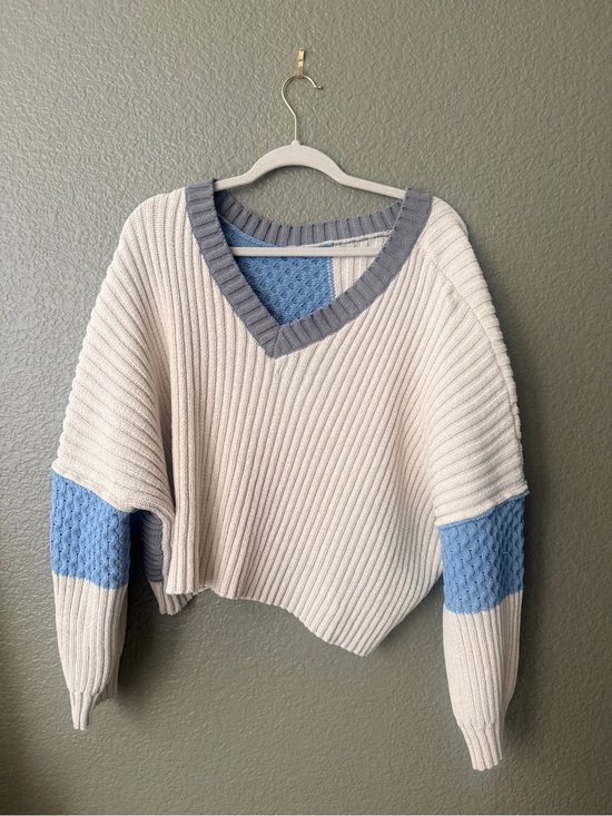 HEIMISH USA Sweaters - HEIMISH USA Cream V-Neck Sweater with Light Blue Accents
